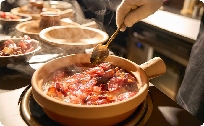 新鲜食材煲仔饭